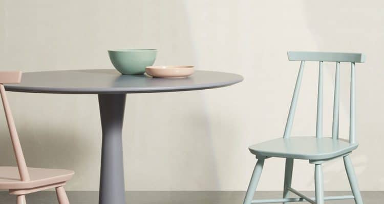 Chaise scandinave à barreaux