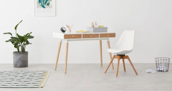 Une chaise de bureau Maisons du Monde pour travailler avec style