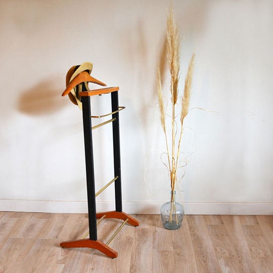 Valet de chambre design 8 modèles pour vos vêtements