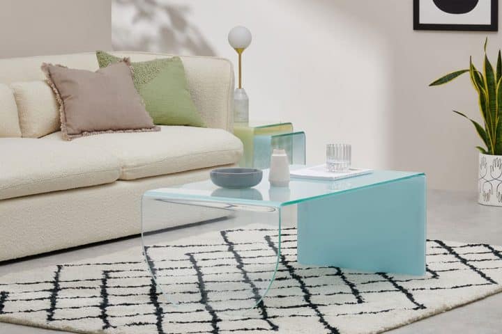 Table basse en verre : 12 modèles pour un salon tout en élégance