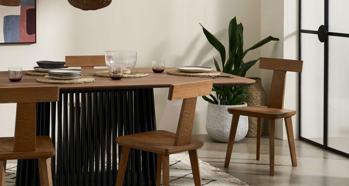 Chaise noire : 4 modèles pour une salle à manger chic
