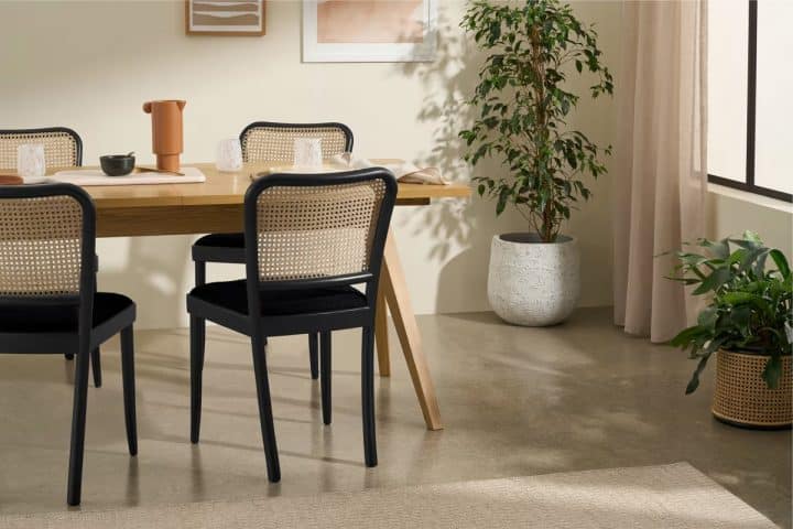 chaise noire