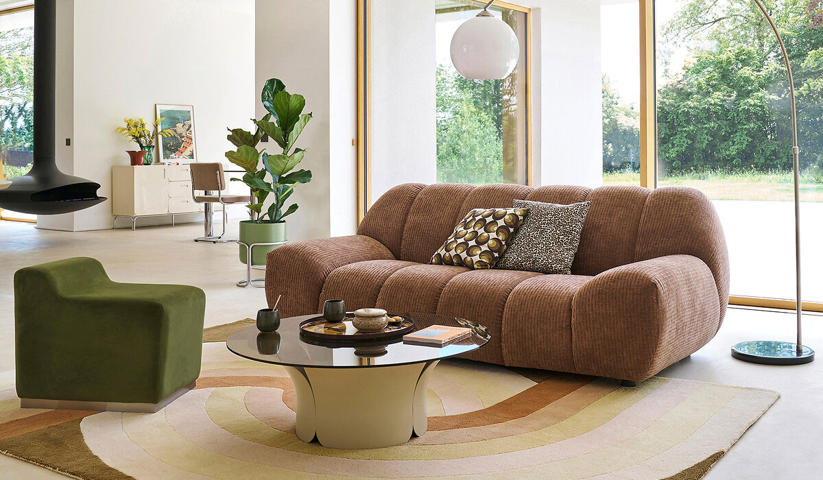 luminaire, plante ou petit objet déco sont autant d'idées cadeau pour une pendaison de crémaillère