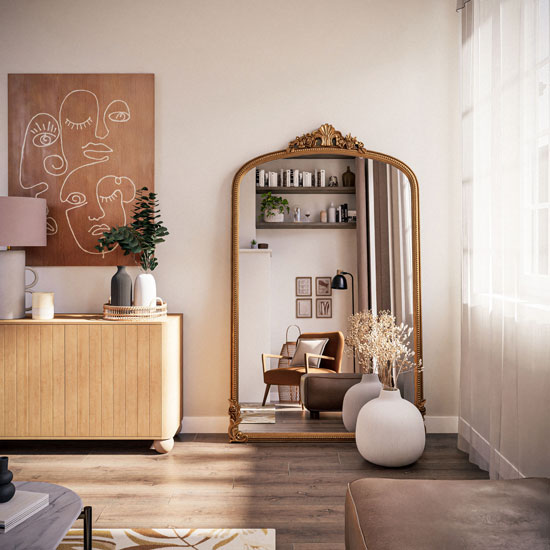 Un miroir grand format, pour jouer avec les perspectives de votre pièce