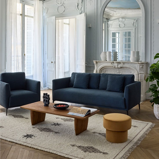 Le confort douillet d’Odelle, sublimé par un natté bleu du nord.