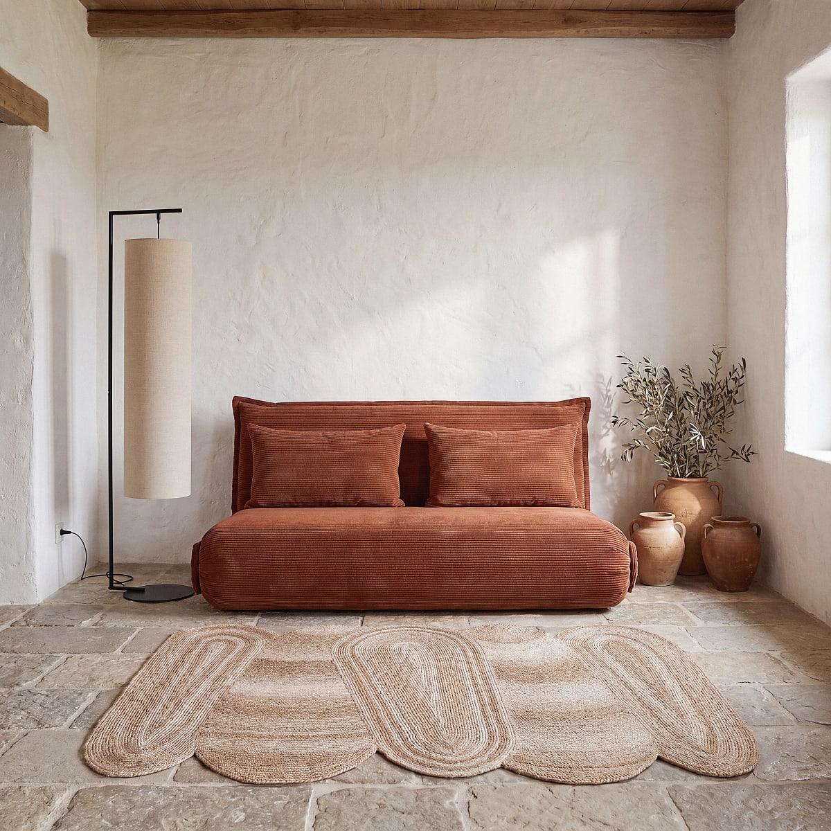 Canapé clic-clac convertible en velours en ambiance, Maisons du Monde