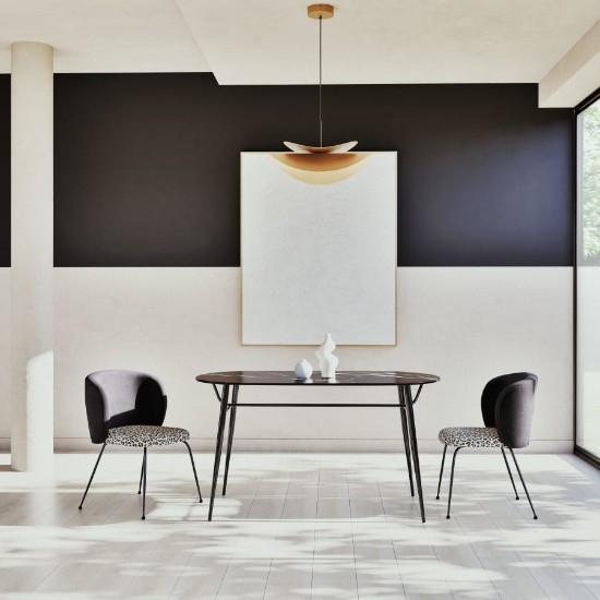 Suspension MIRAMARE dorée au-dessus d une table Maisons du Monde Suspension MIRAMARE dorée au-dessus d une table Maisons du Monde