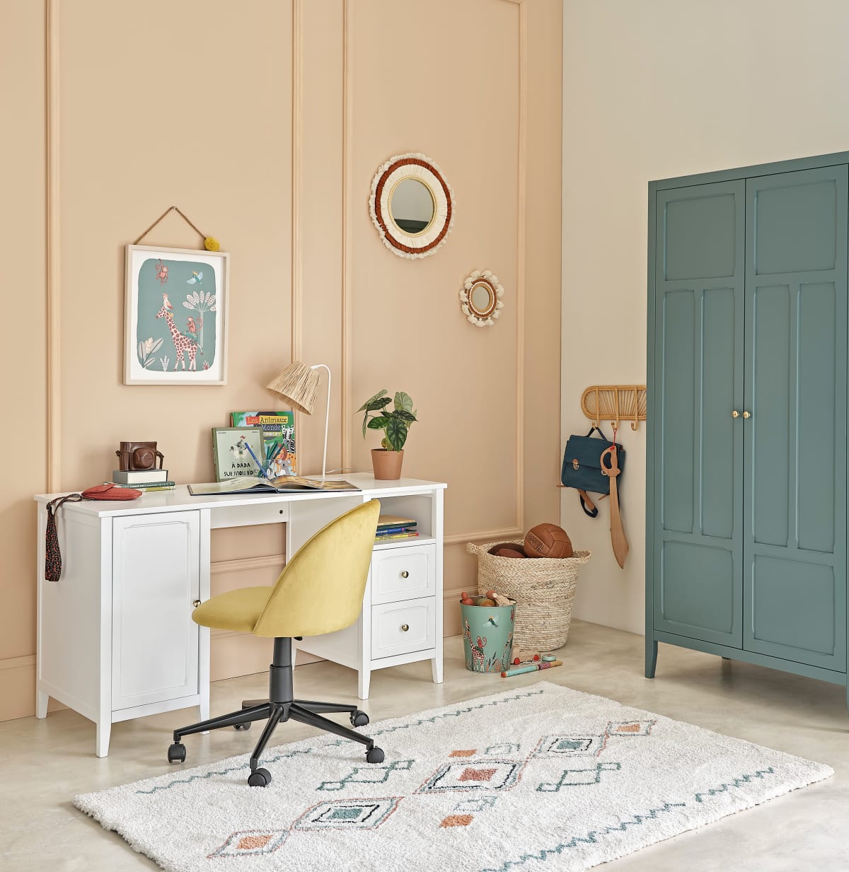 Armoire parisienne Chamarel en situation