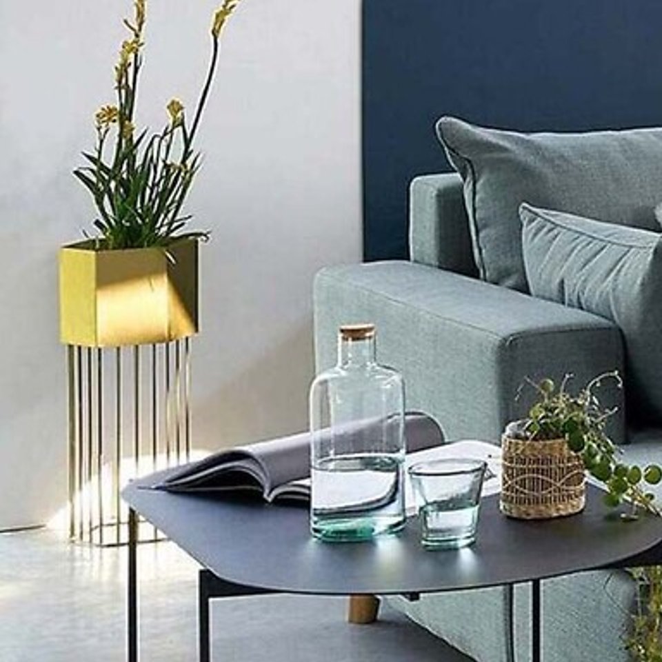 Cache-pot sur pied en laiton, esprit Art Déco