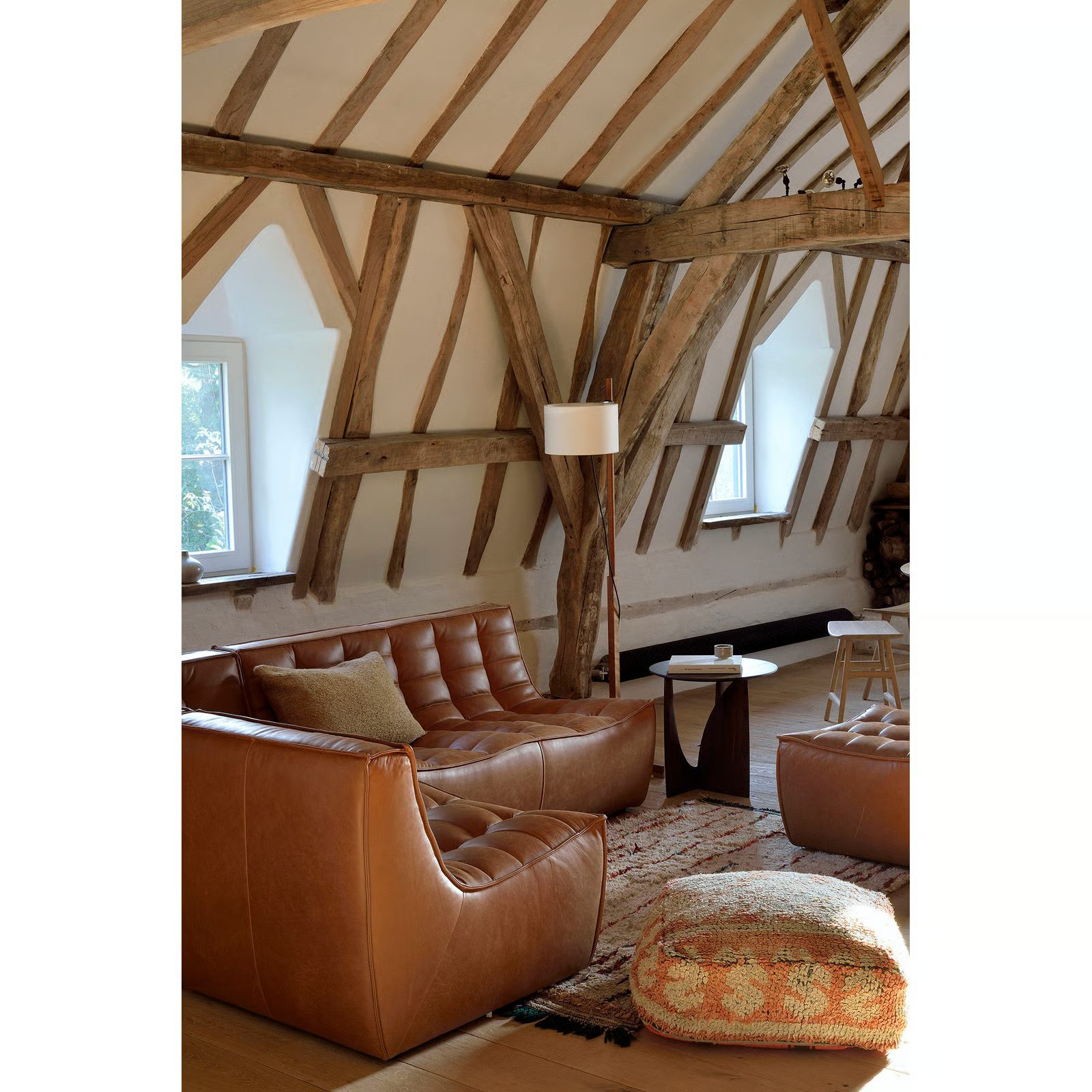 Canapé en cuir marron scandinave N701