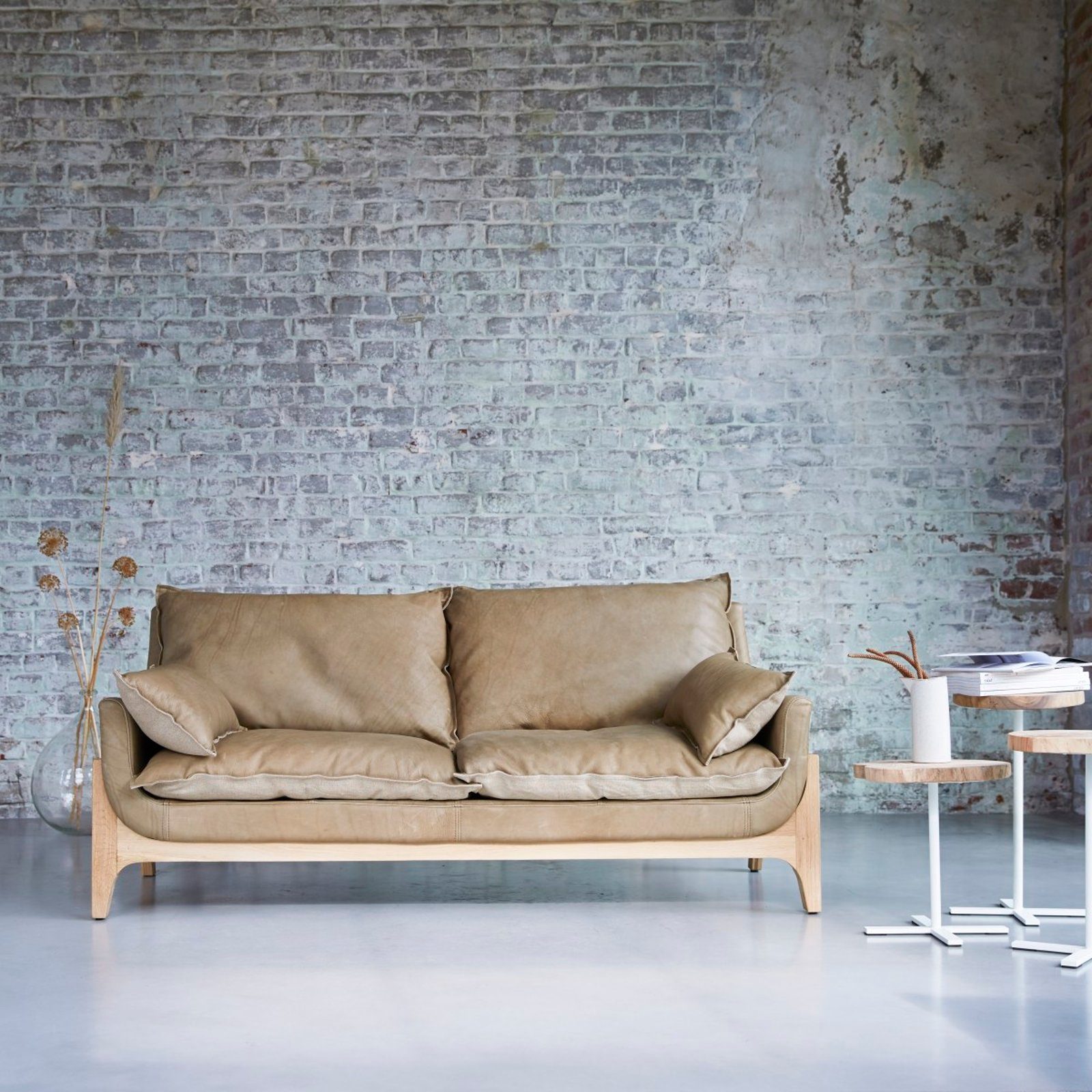 Canapé en cuir marron vintage Woodnest