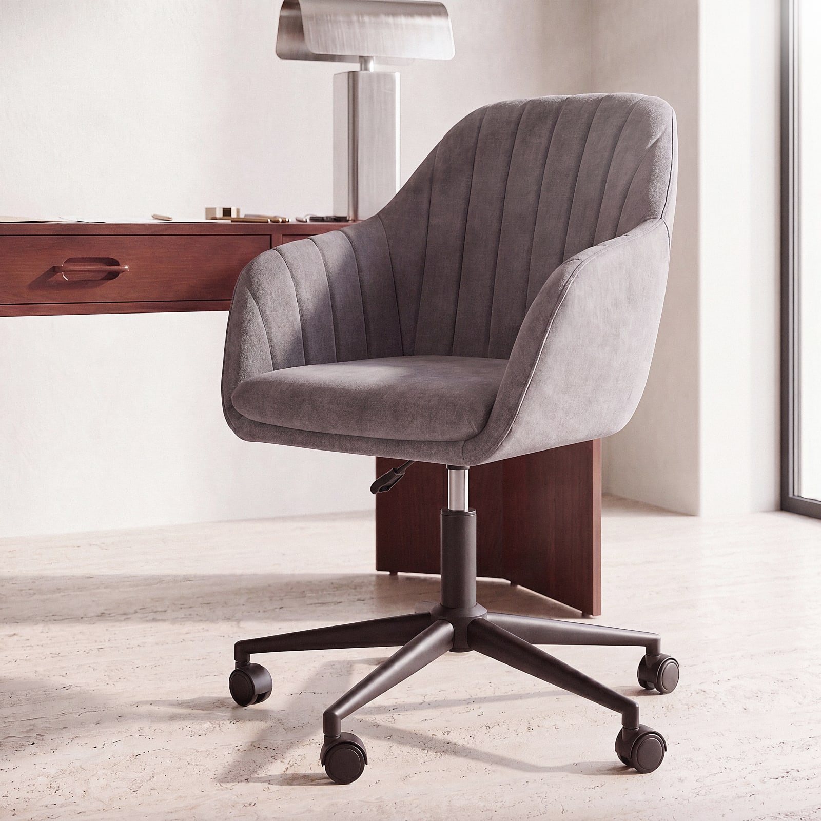 Chaise de bureau Archie en velours gris foncé Maisons du Monde