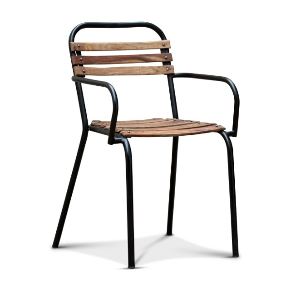 Chaise industrielle à accoudoirs en lattes de bois et métal noir Mistral