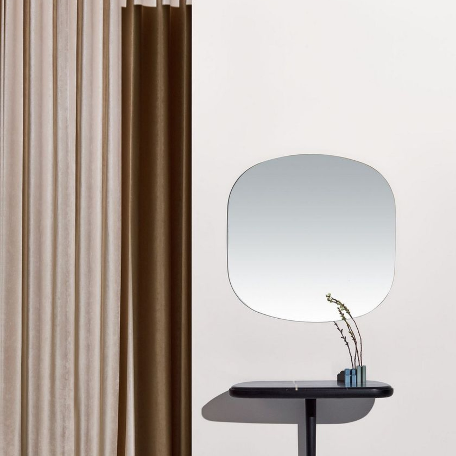 Console en marbre noir Sahara design