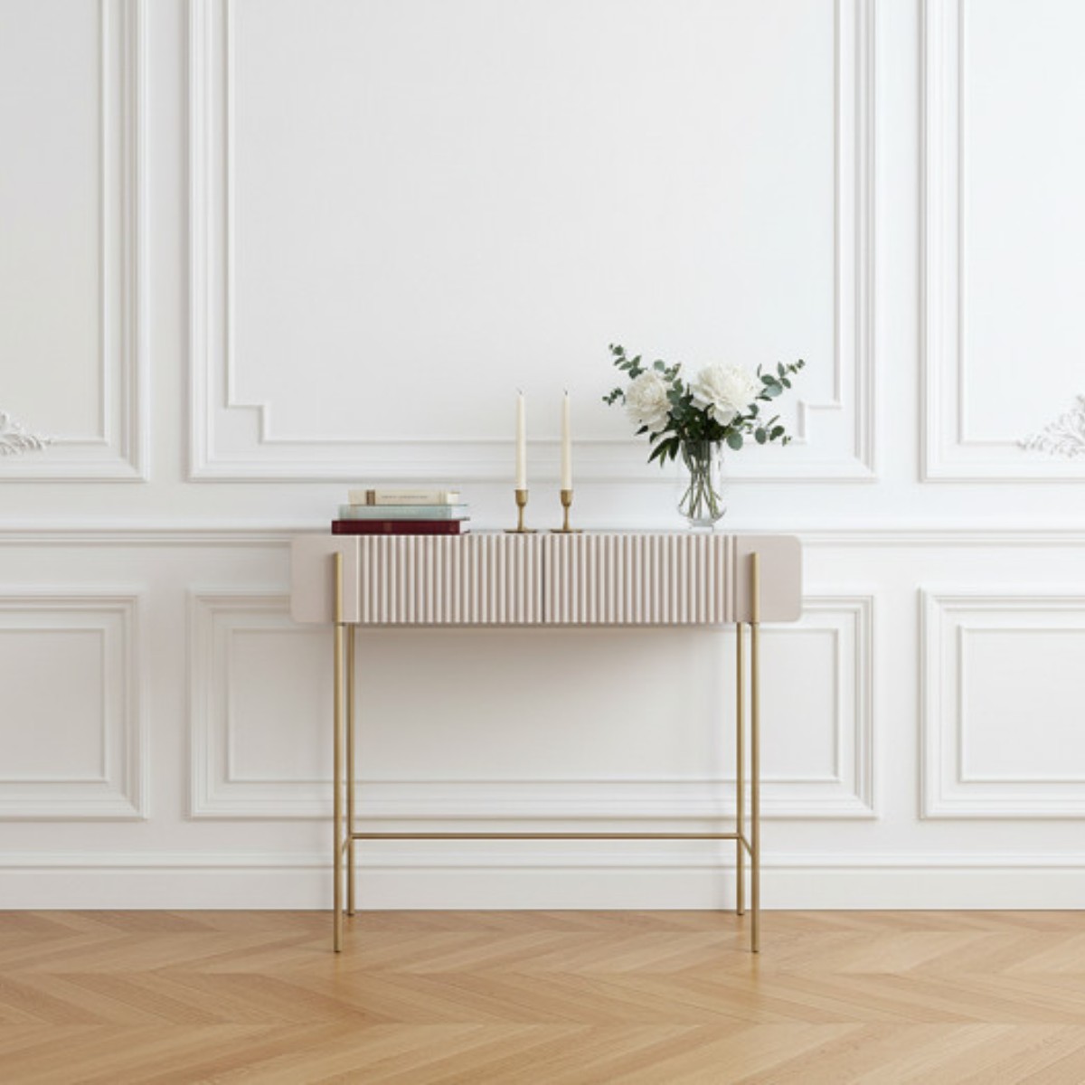 Console Mathilde plateau marbre et pieds or dans une entrée chic
