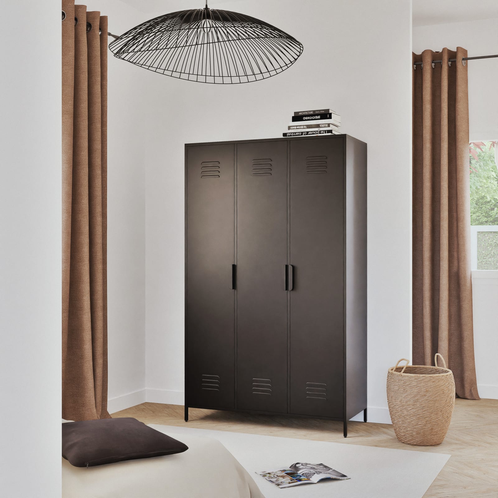Dressing Loft trois portes en acier noir