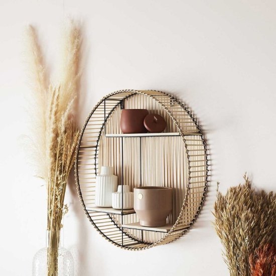Étagère murale ronde Java en rotin dans une chambre bohème