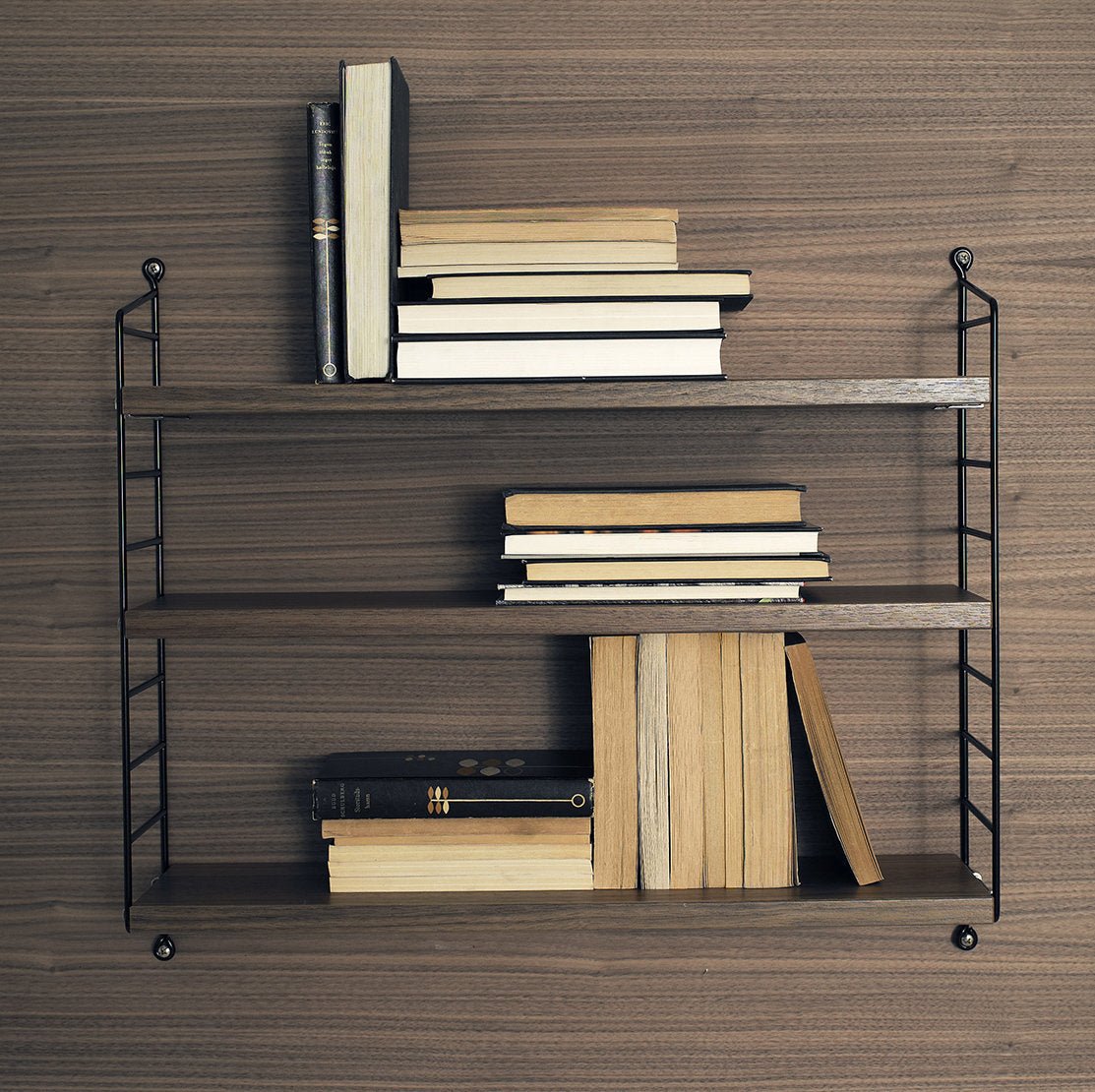 Étagère murale String Pocket en noyer