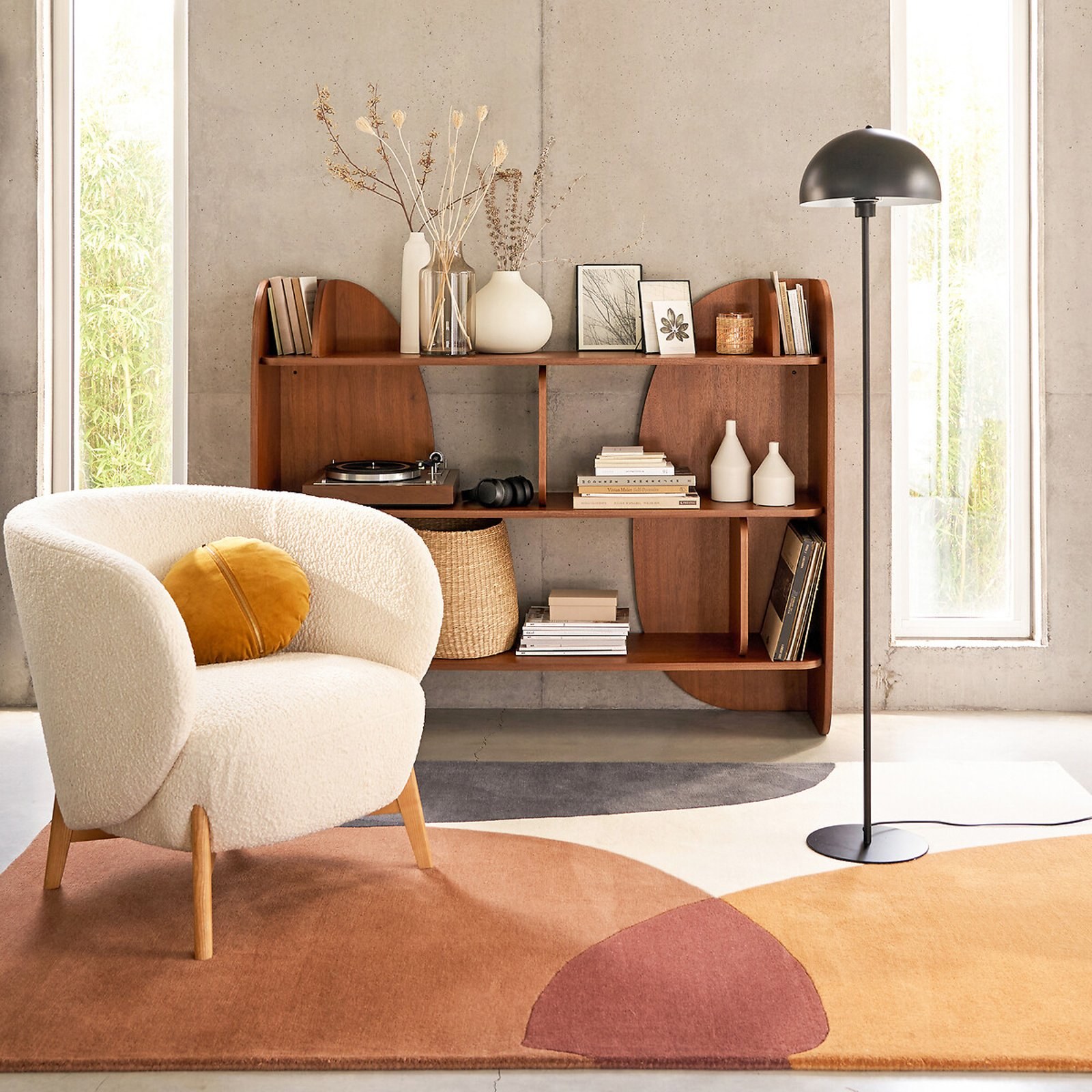 Fauteuil à oreilles Lancy en bouclette écru La Redoute en ambiance salon