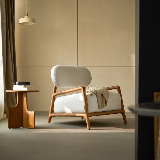 Fauteuil Romane en tissu beige Tikamoon