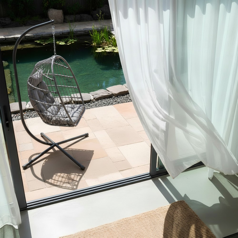 Fauteuil suspendu de jardin en corde et métal Sully en ambiance terrasse
