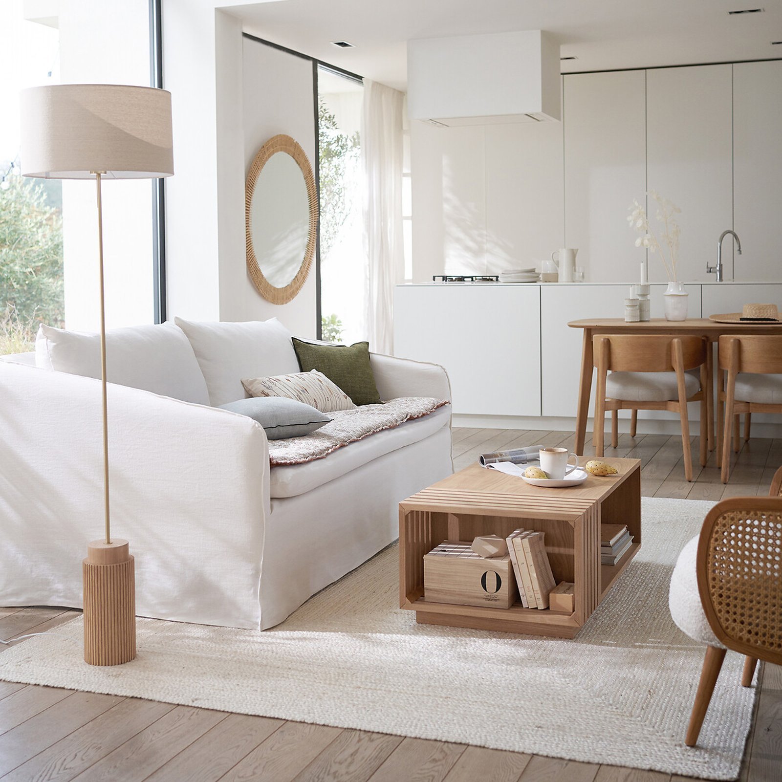 Lampadaire scandinave Idna La Redoute en situation dans un salon