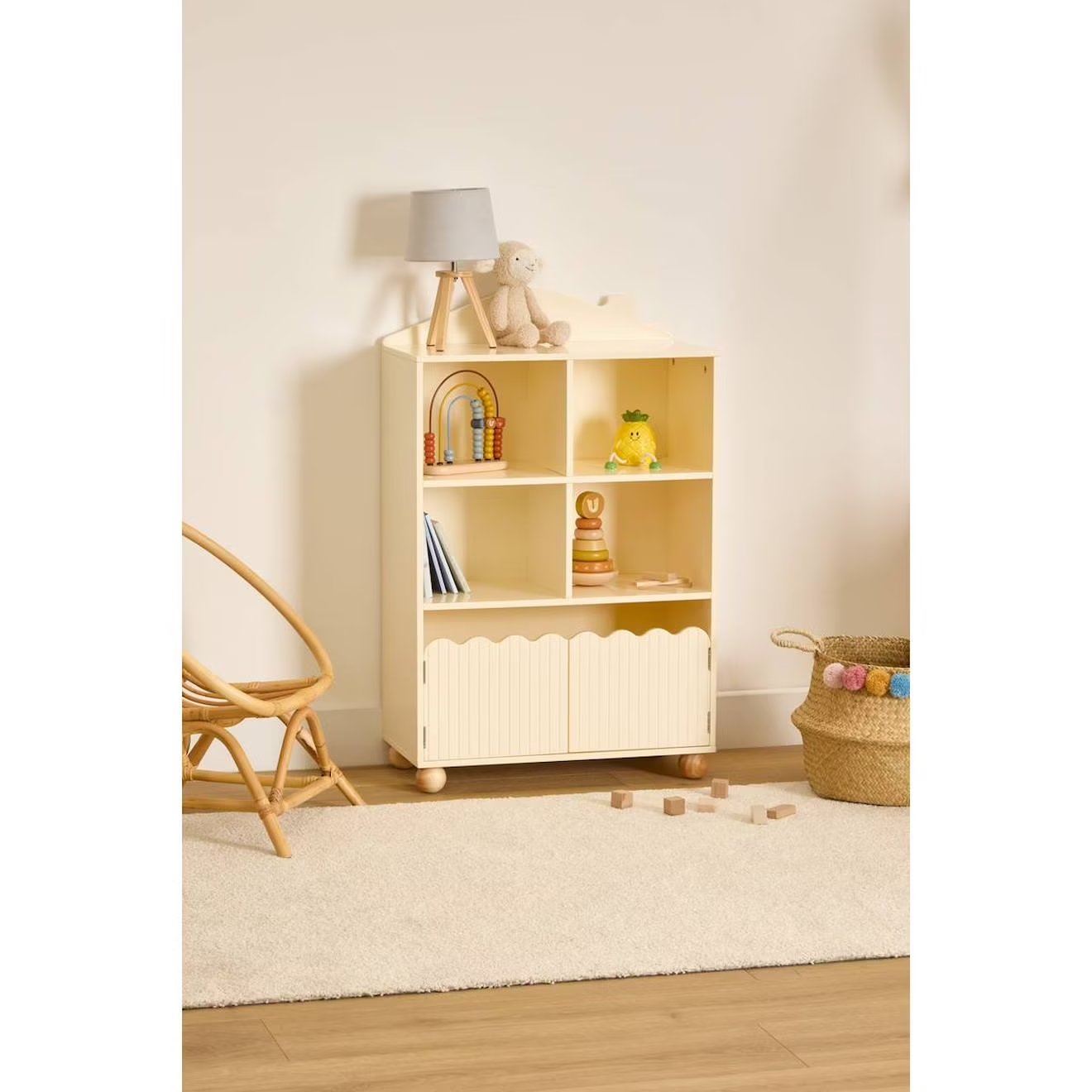 Bibliothèque enfant forme maisonnette