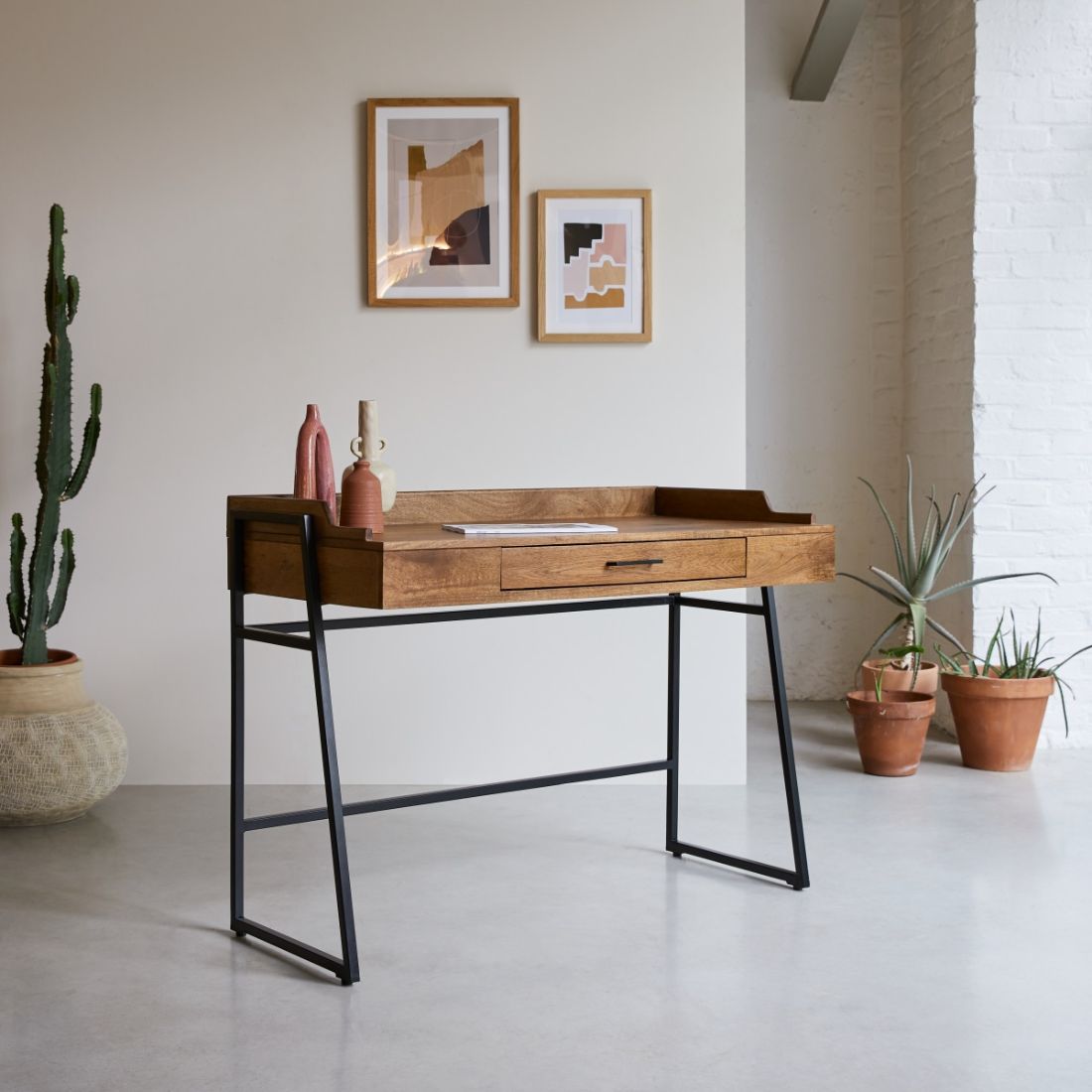 Petit bureau industriel en bois et métal Bureau Hedda