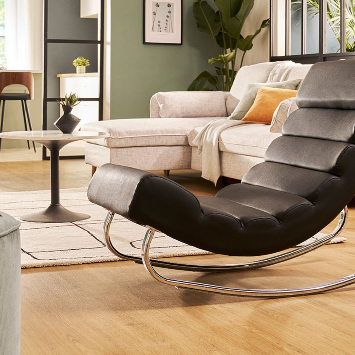 Rocking chair contemporain noir en ambiance