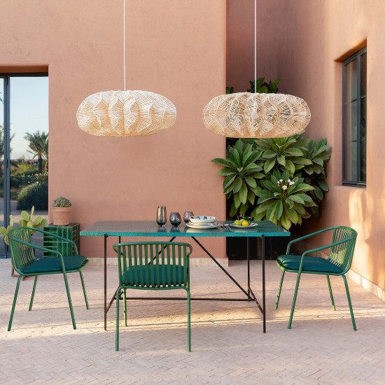Suspension en rotin tresse Awan au dessus d une table dans une salle a manger