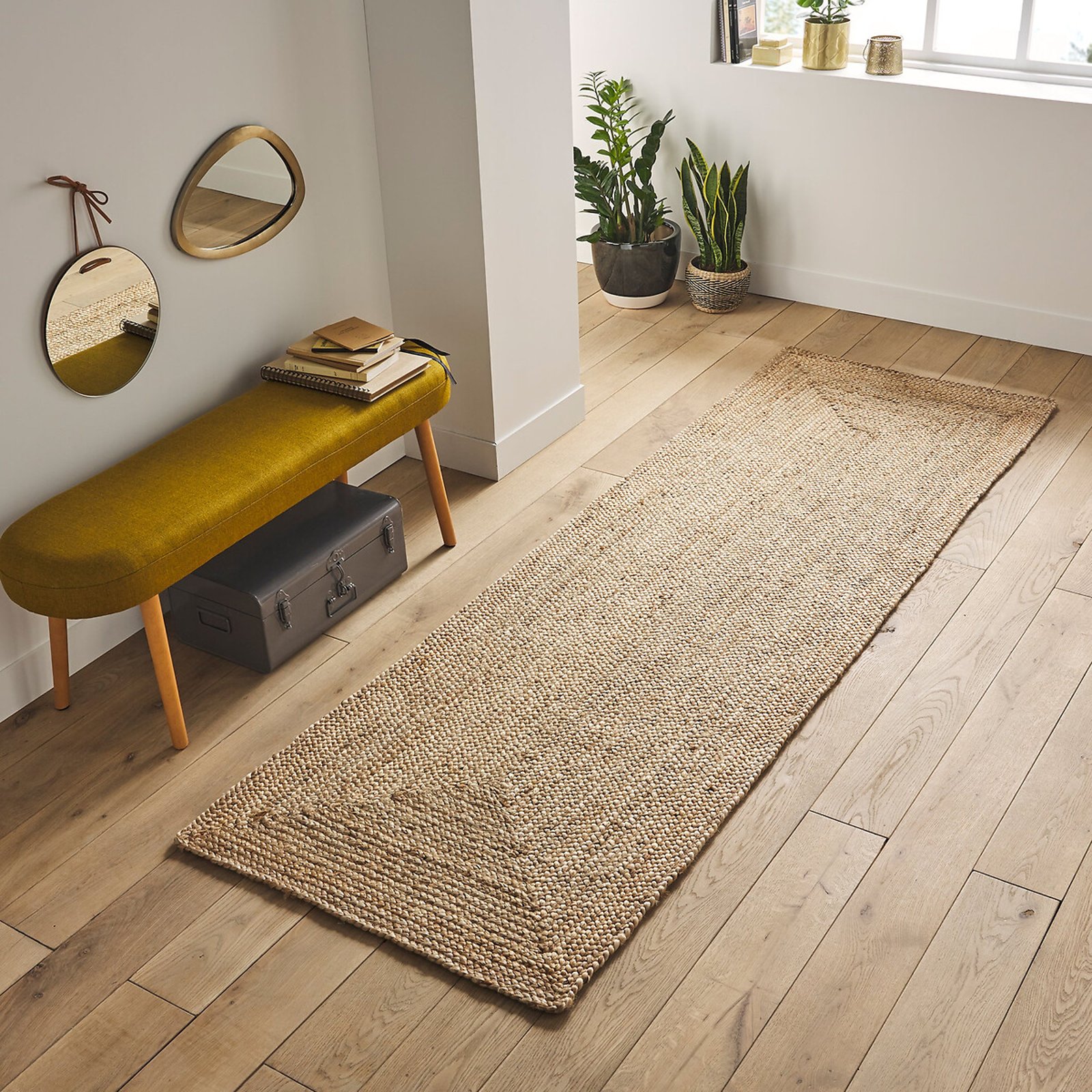 Tapis de couloir en jute Aftas en situation dans une entrée