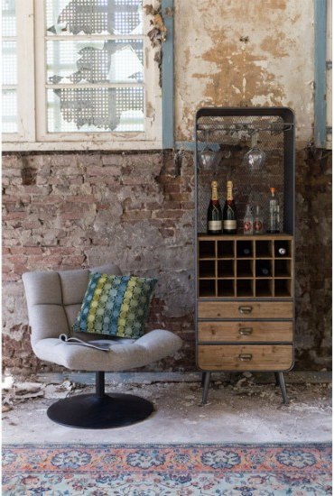 Armoire bar Vino en situation dans un loft