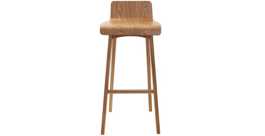 Tabouret de bar en bois clair Baltik en situation dans une cuisine scandinave