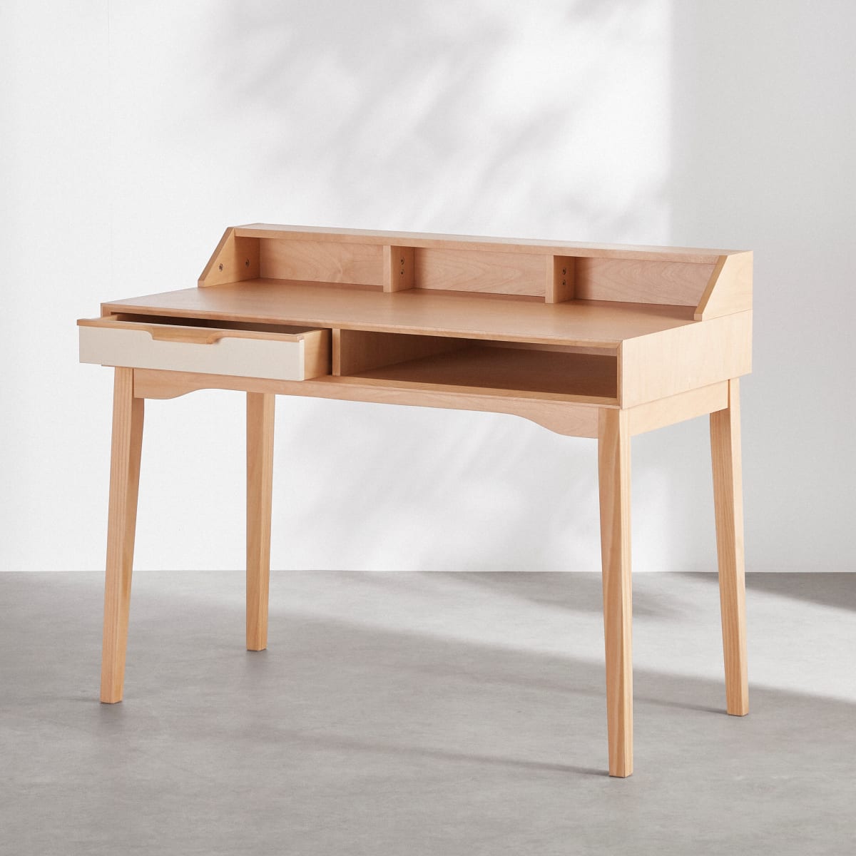 Bureau Alvik Maisons du Monde en situation