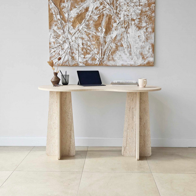 Bureau Lina effet travertin, la texture minérale