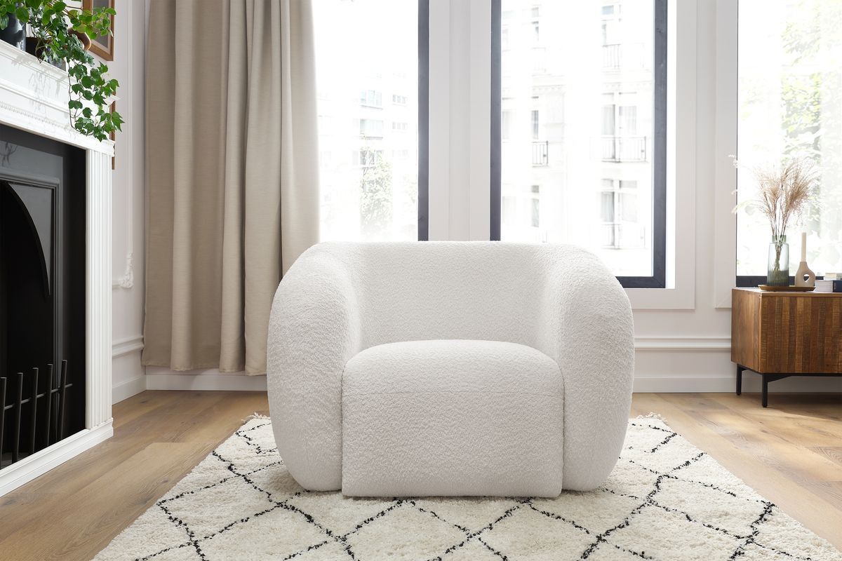 Celine Bobochic, fauteuil bouclette en situation