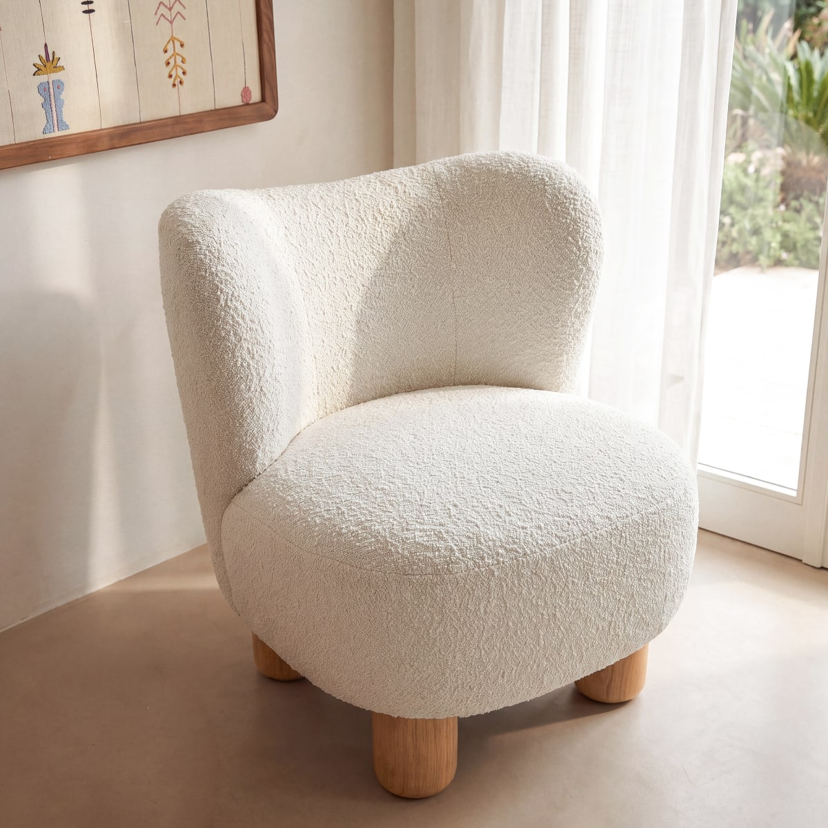 Noham Maisons du Monde, fauteuil bouclette en situation