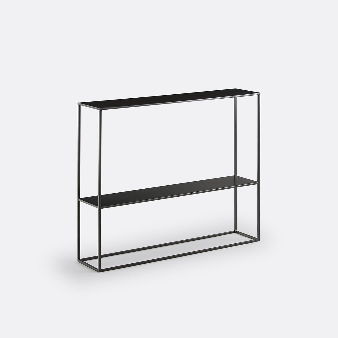 Lampe Moke AM.PM installee sur une console dans un salon