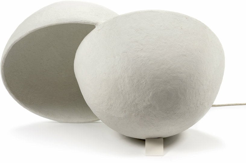 Lampe en papier mâché Earth Œuf vue de trois quarts
