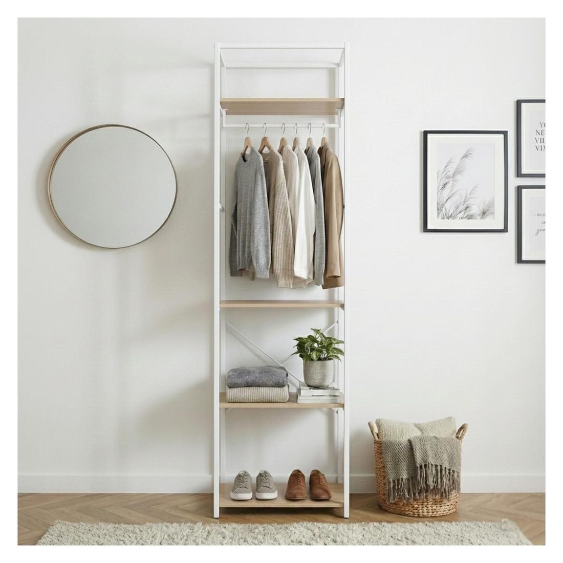 Portant à vêtements en métal blanc Mobin June installé dans une entrée avec miroir