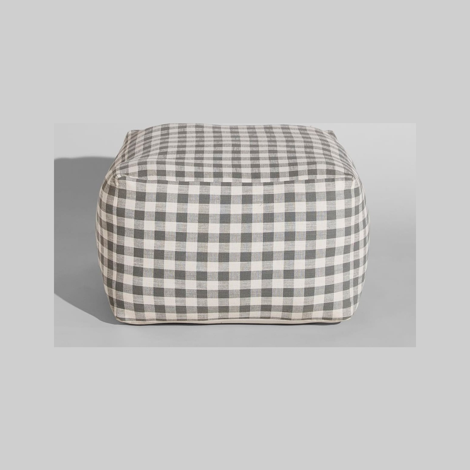 Pouf carré en coton à motif vichy gris et écru Basile - Maisons du Monde