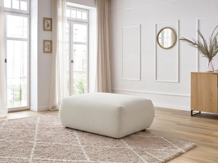 Pouf carré en tissu chiné Voltaire de Bobochic Paris posé sur un tapis à motifs