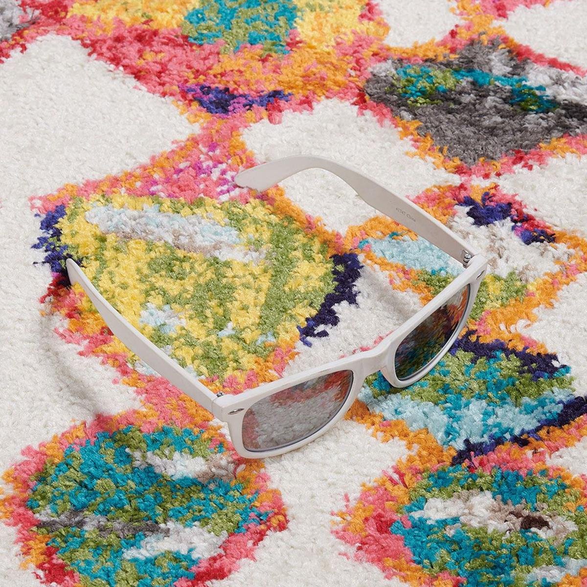 Tapis berbère Ourika A multicolore posé au sol