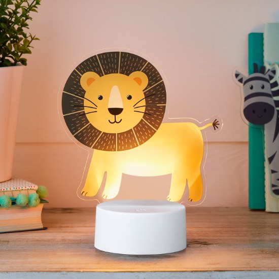 Veilleuse enfant lion Lights4fun allumée le soir dans une chambre