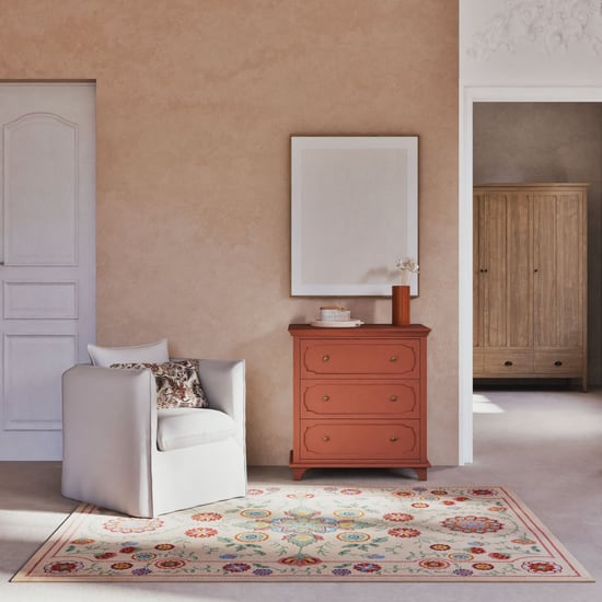 Tapis d'extérieur Helie Maisons du Monde dans une entrée aux murs terracotta